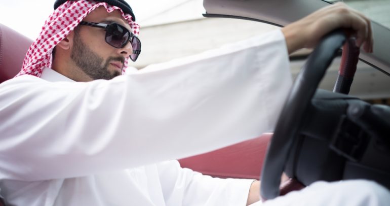 أغلى مفتاح سيارة في العالم يحمل شعار المملكة العربية السعودية